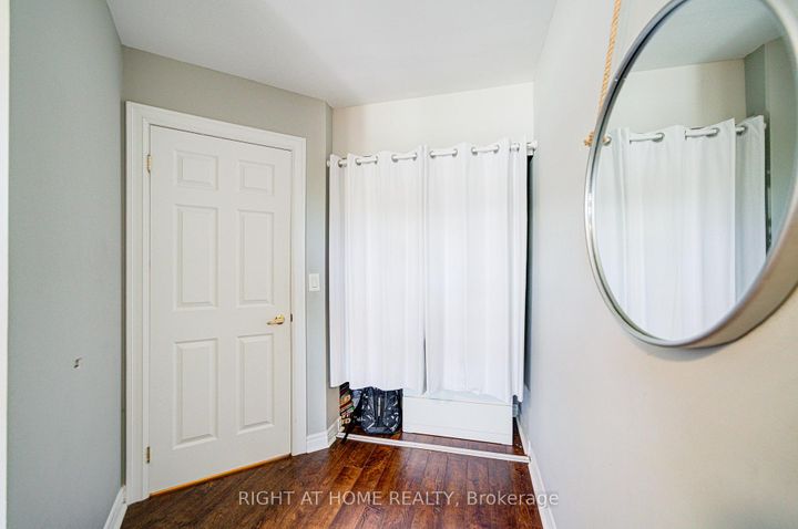 Photo 28 at 24 - 1008 ON BOGART Circle, College Manor, Newmarket