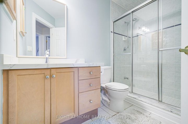 Photo 29 at 24 - 1008 ON BOGART Circle, College Manor, Newmarket
