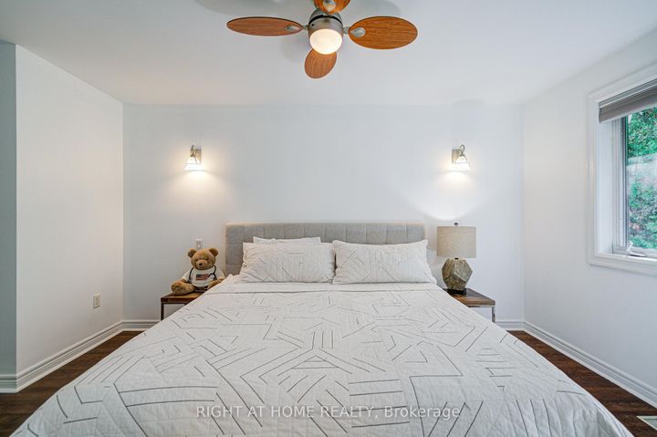 Photo 36 at 24 - 1008 ON BOGART Circle, College Manor, Newmarket