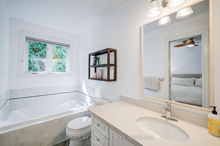 Photo 37 at 24 - 1008 ON BOGART Circle, College Manor, Newmarket