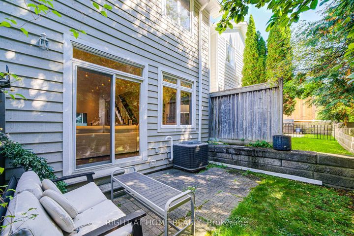Photo 47 at 24 - 1008 ON BOGART Circle, College Manor, Newmarket