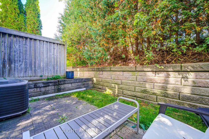 Photo 48 at 24 - 1008 ON BOGART Circle, College Manor, Newmarket