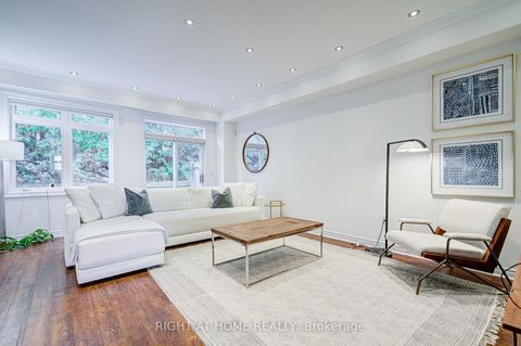 Photo 17 at 24 - 1008 ON BOGART Circle, College Manor, Newmarket