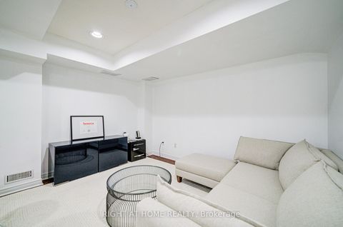 Photo 42 at 24 - 1008 ON BOGART Circle, College Manor, Newmarket