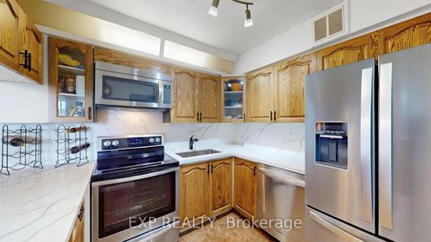 Photo 6 at 1007 - 330 Dixon Road, The Westway, Toronto