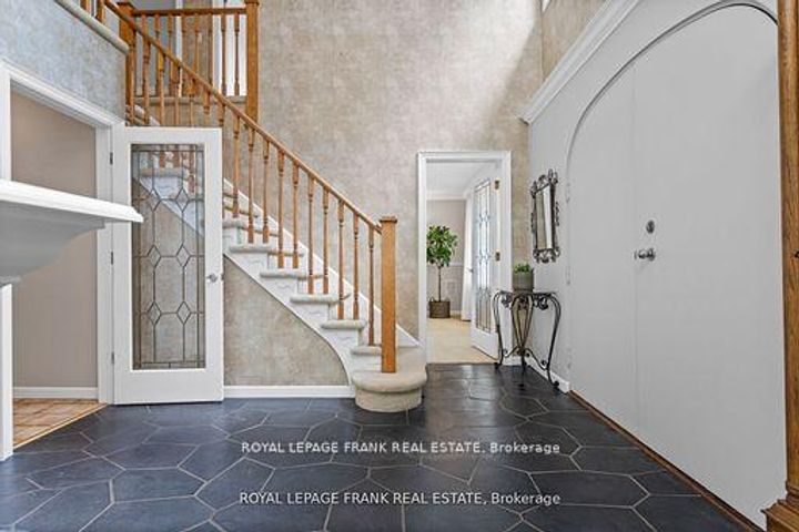 Photo 7 at 848 Swiss Heights, Pinecrest, Oshawa