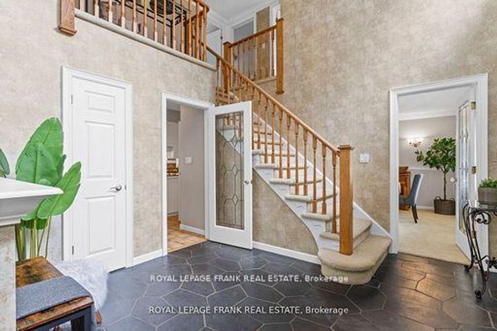 Photo 8 at 848 Swiss Heights, Pinecrest, Oshawa