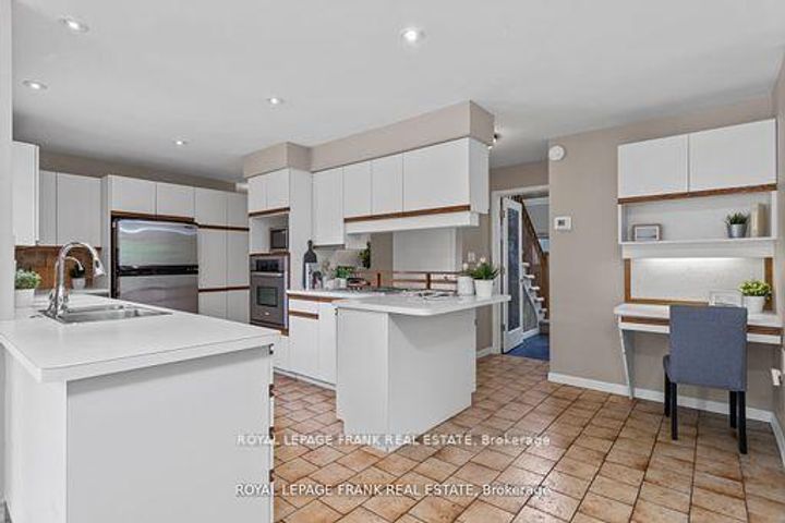 Photo 15 at 848 Swiss Heights, Pinecrest, Oshawa