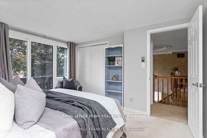 Photo 33 at 848 Swiss Heights, Pinecrest, Oshawa