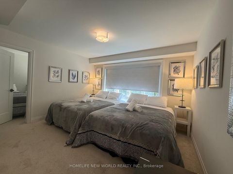 Photo 18 at 15 West Village Lane, Angus Glen, Markham