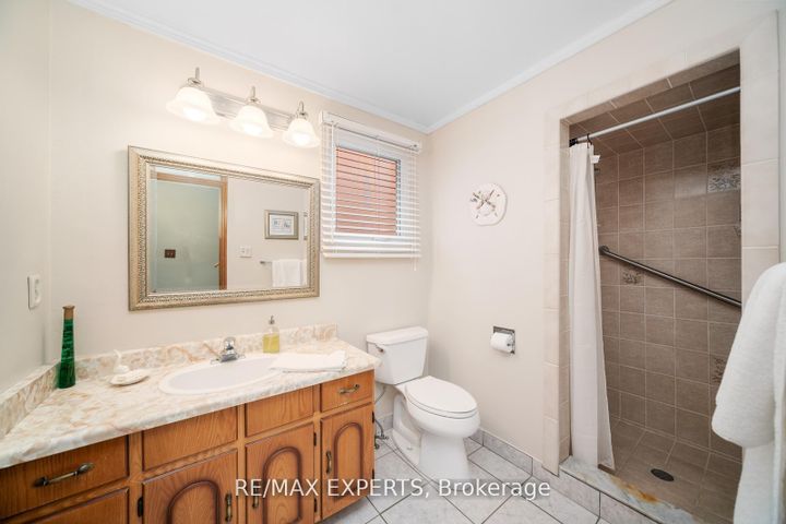 Photo 23 at 9 Richbell Street, Brownridge, Vaughan