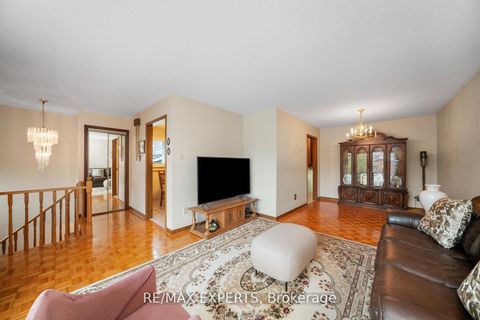 Photo 4 at 9 Richbell Street, Brownridge, Vaughan