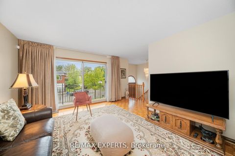 Photo 5 at 9 Richbell Street, Brownridge, Vaughan