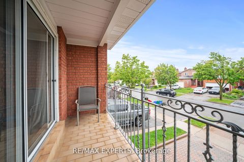Photo 7 at 9 Richbell Street, Brownridge, Vaughan