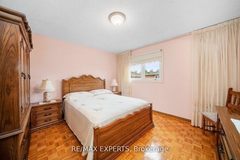 Photo 15 at 9 Richbell Street, Brownridge, Vaughan