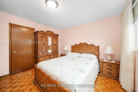 Photo 16 at 9 Richbell Street, Brownridge, Vaughan