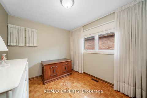 Photo 18 at 9 Richbell Street, Brownridge, Vaughan