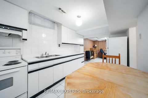Photo 32 at 9 Richbell Street, Brownridge, Vaughan
