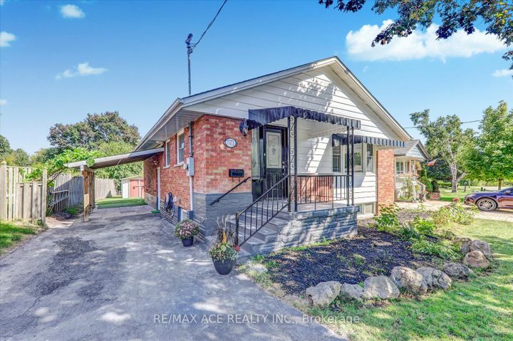 Photo 2 at 571 Farewell Street, Donevan, Oshawa