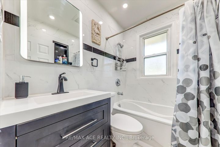 Photo 18 at 571 Farewell Street, Donevan, Oshawa