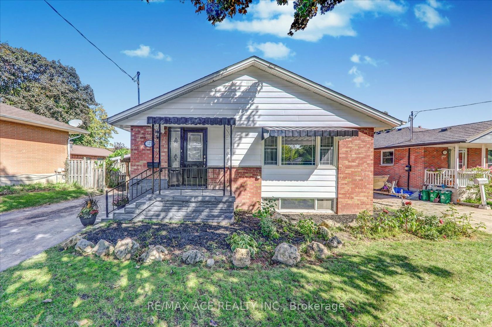 571 Farewell Street, Donevan, Oshawa 2
