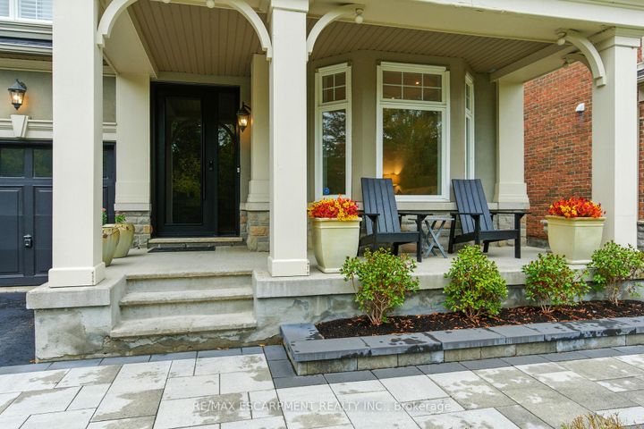 Photo 3 at 691 Merlot Court, Lorne Park, Mississauga