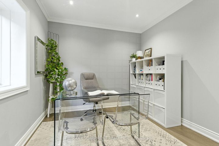 Photo 10 at 691 Merlot Court, Lorne Park, Mississauga