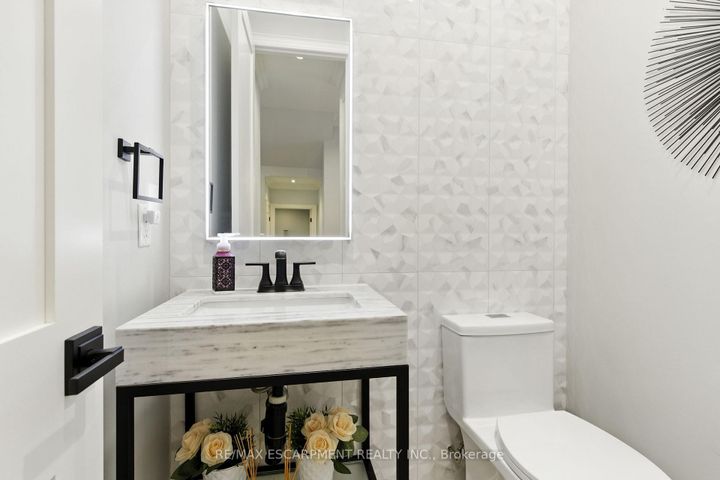 Photo 21 at 691 Merlot Court, Lorne Park, Mississauga