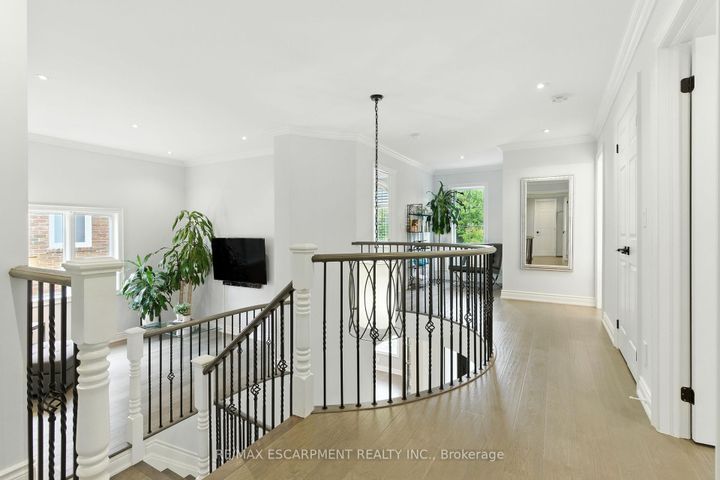 Photo 23 at 691 Merlot Court, Lorne Park, Mississauga