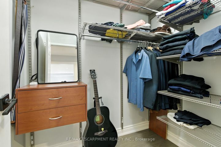 Photo 30 at 691 Merlot Court, Lorne Park, Mississauga