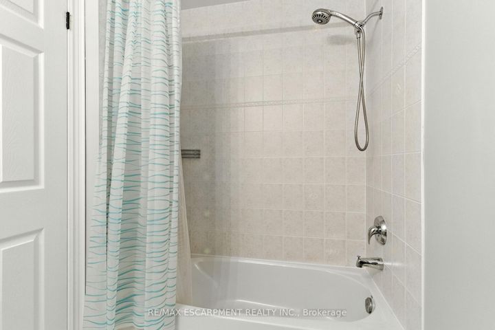Photo 34 at 691 Merlot Court, Lorne Park, Mississauga