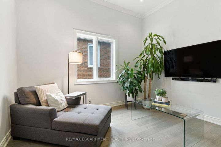 Photo 41 at 691 Merlot Court, Lorne Park, Mississauga