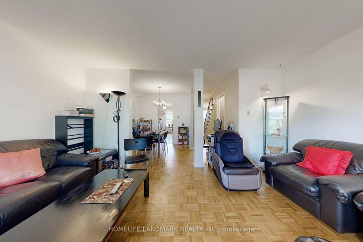 Photo 7 at 32 L'amoreaux Drive, L'Amoreaux, Toronto