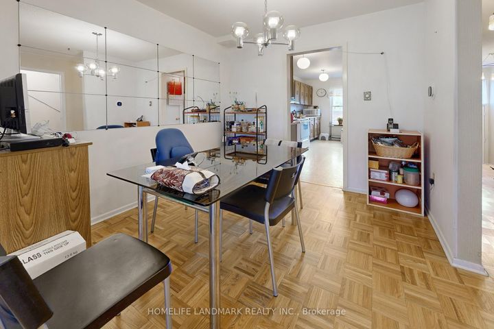 Photo 8 at 32 L'amoreaux Drive, L'Amoreaux, Toronto