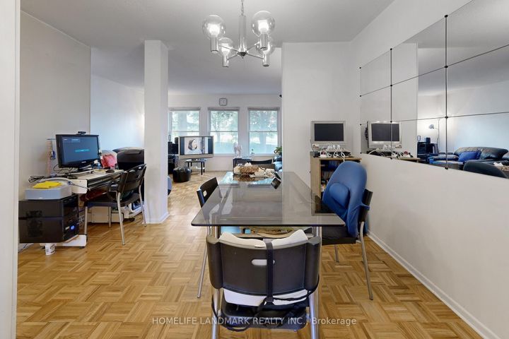 Photo 10 at 32 L'amoreaux Drive, L'Amoreaux, Toronto