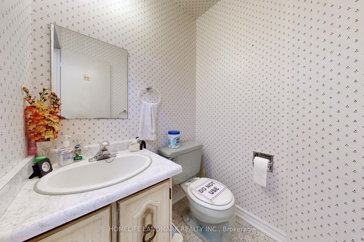 Photo 15 at 32 L'amoreaux Drive, L'Amoreaux, Toronto