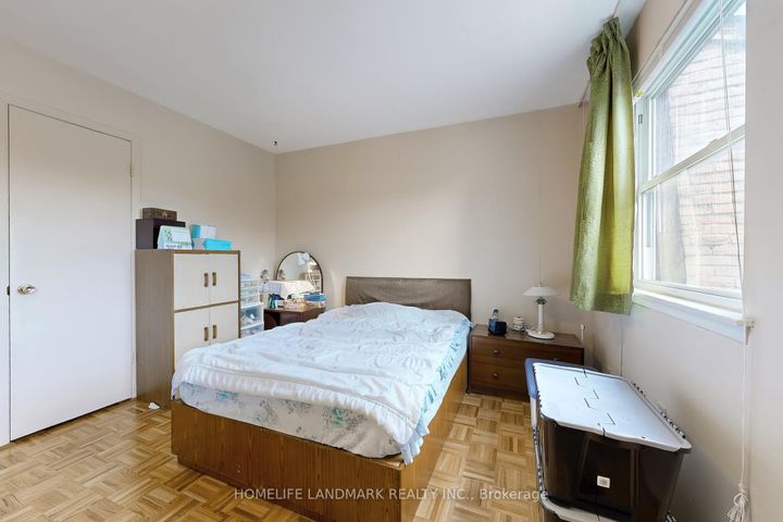 Photo 19 at 32 L'amoreaux Drive, L'Amoreaux, Toronto