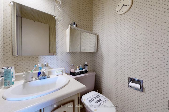 Photo 24 at 32 L'amoreaux Drive, L'Amoreaux, Toronto