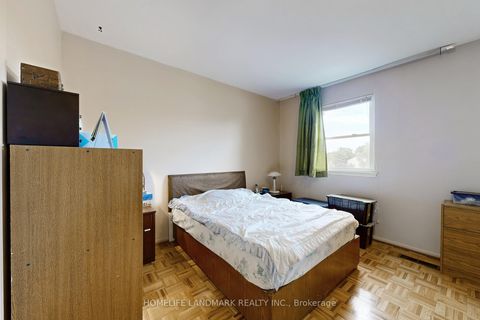 Photo 18 at 32 L'amoreaux Drive, L'Amoreaux, Toronto