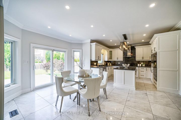 Photo 10 at 26 Clarendon Drive, Bayview Hill, Richmond Hill