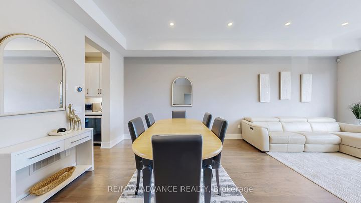 Photo 5 at 32 Crestridge Drive, Patterson, Vaughan