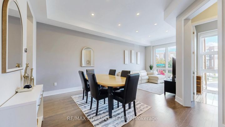 Photo 6 at 32 Crestridge Drive, Patterson, Vaughan