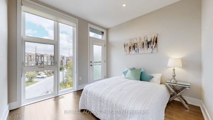Photo 28 at 32 Crestridge Drive, Patterson, Vaughan