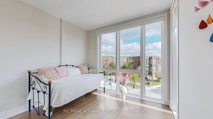 Photo 31 at 32 Crestridge Drive, Patterson, Vaughan
