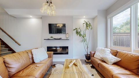Photo 8 at 32 Crestridge Drive, Patterson, Vaughan