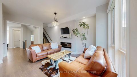 Photo 9 at 32 Crestridge Drive, Patterson, Vaughan
