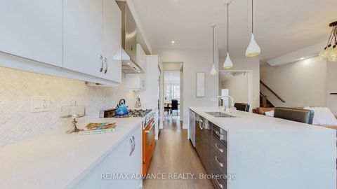 Photo 14 at 32 Crestridge Drive, Patterson, Vaughan