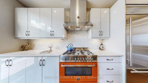 Photo 15 at 32 Crestridge Drive, Patterson, Vaughan