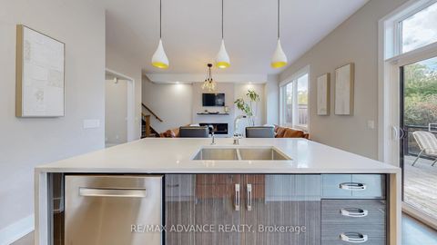 Photo 16 at 32 Crestridge Drive, Patterson, Vaughan