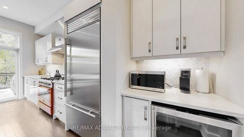 Photo 17 at 32 Crestridge Drive, Patterson, Vaughan